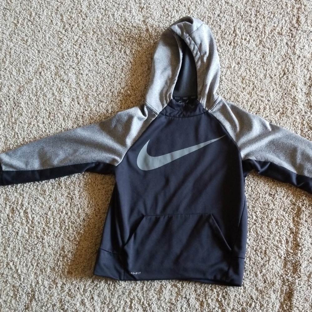 Nike dri-fit boys sweatshirt